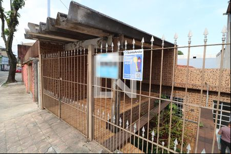 Fachada de casa à venda com 2 quartos, 100m² em São Lucas, São Paulo