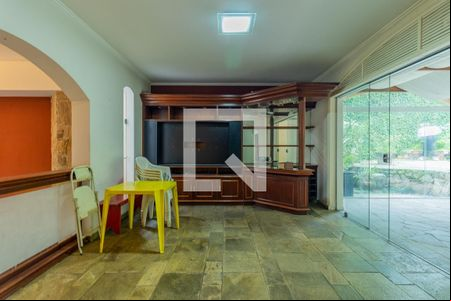 Sala de TV de casa para alugar com 7 quartos, 740m² em Jardim Guedala, São Paulo