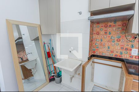 Sala, cozinha e área de serviço de apartamento para alugar com 2 quartos, 40m² em Vila Pirituba, São Paulo
