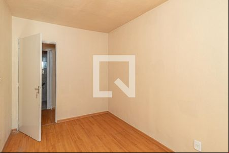 Quarto 2 de apartamento para alugar com 2 quartos, 46m² em Jardim Itu, Porto Alegre