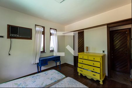 Quarto 2 de casa de condomínio para alugar com 5 quartos, 600m² em São Francisco, Niterói