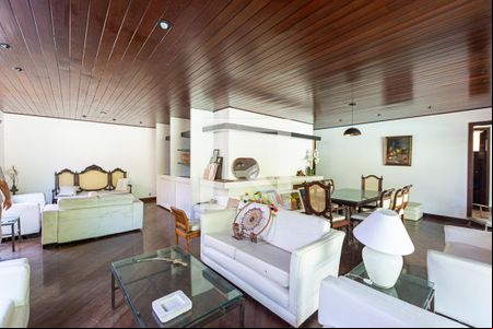 Sala de casa de condomínio para alugar com 5 quartos, 600m² em São Francisco, Niterói