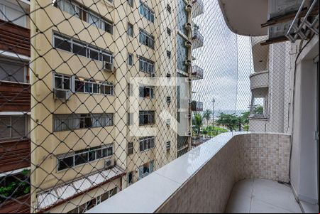 Sala de apartamento para alugar com 1 quarto, 90m² em Boqueirão, Santos