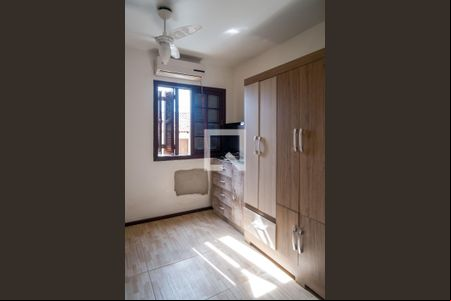 Quarto 1 de casa de condomínio para alugar com 2 quartos, 73m² em Vila Nova, Porto Alegre
