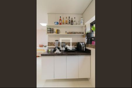 Cozinha e Área de Serviço de casa para alugar com 4 quartos, 1000m² em Guarujá, Porto Alegre