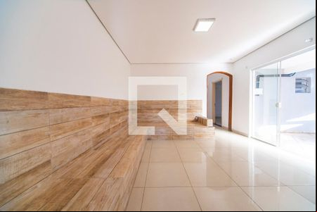 Sala de casa à venda com 2 quartos, 120m² em Condomínio Maracanã, Santo André