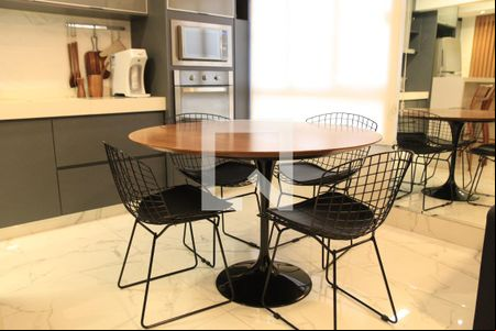 Sala de apartamento para alugar com 2 quartos, 80m² em Setor Oeste, Goiânia