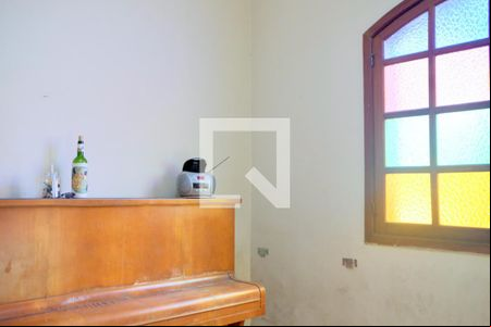 Quarto de casa à venda com 6 quartos, 400m² em Sagrada Família, Belo Horizonte