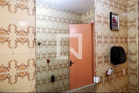 Banheiro de casa para alugar com 2 quartos, 130m² em Vila Margarida, São Vicente