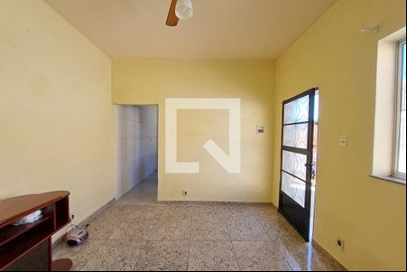 Sala de casa para alugar com 1 quarto, 50m² em Inhauma, Rio de Janeiro