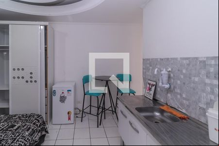 Cozinha de kitnet/studio para alugar com 1 quarto, 10m² em Jardim Avelino, São Paulo