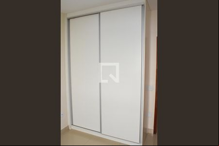 Quarto 1 - Armários de apartamento à venda com 2 quartos, 67m² em Vila Maria Eugênia, Campinas