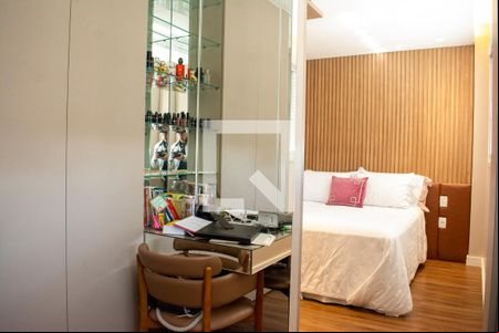 quarto 1 de apartamento à venda com 3 quartos, 217m² em Gutierrez, Belo Horizonte