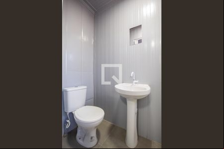 Banheiro de kitnet/studio para alugar com 1 quarto, 10m² em Vila Osasco, Osasco