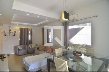 Sala de casa de condomínio à venda com 3 quartos, 122m² em Harmonia, Canoas