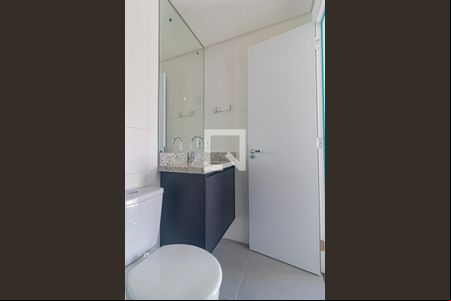 Banheiro de kitnet/studio para alugar com 1 quarto, 30m² em Batel , Curitiba