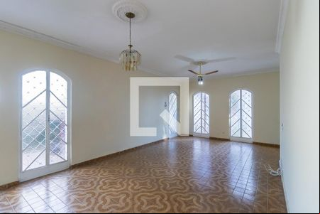 Sala de casa para alugar com 4 quartos, 180m² em Nova Campinas, Campinas
