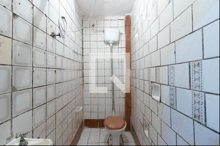 Banheiro de casa para alugar com 1 quarto, 24m² em Vila Sabrina, São Paulo