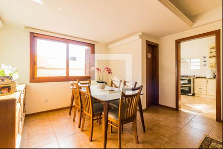 Sala de casa à venda com 3 quartos, 250m² em Jardim Carvalho, Porto Alegre