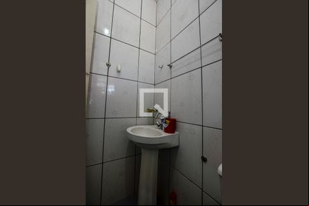 Banheiro de apartamento à venda com 2 quartos, 67m² em Venda da Cruz, São Gonçalo