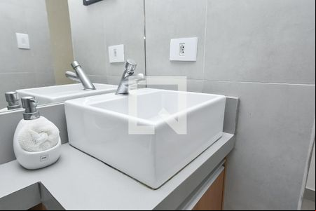 Banheiro de kitnet/studio para alugar com 1 quarto, 32m² em Centro, São Paulo