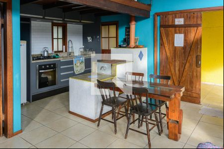 Sala de casa para alugar com 2 quartos, 102m² em São João do Rio Vermelho, Florianópolis