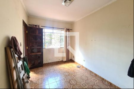 Sala (casa da frente) de casa à venda com 5 quartos, 174m² em Vila Antonieta, São Paulo