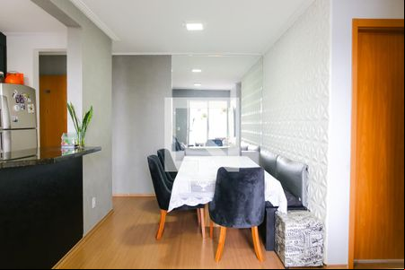 Sala de apartamento para alugar com 2 quartos, 50m² em Utinga, Santo André