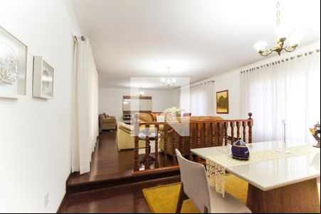 Sala de casa para alugar com 3 quartos, 600m² em Vila Romanópolis, Ferraz de Vasconcelos
