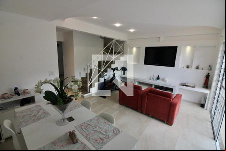 Sala de casa de condomínio à venda com 3 quartos, 118m² em Vargem Pequena, Rio de Janeiro