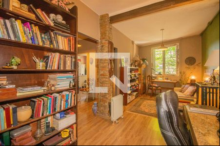 Sala Íntima de casa à venda com 5 quartos, 234m² em Floresta, Porto Alegre