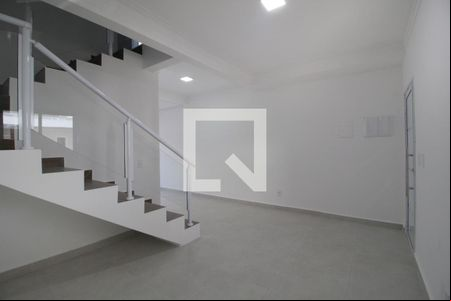 Sala de casa de condomínio para alugar com 2 quartos, 92m² em Jardim Simus, Sorocaba