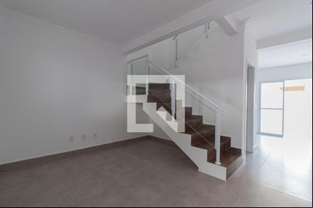 Sala de casa de condomínio para alugar com 2 quartos, 92m² em Jardim Simus, Sorocaba