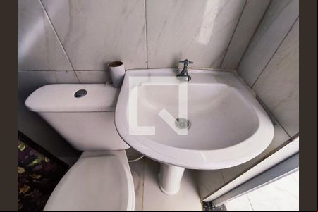Banheiro da Suíte de casa para alugar com 3 quartos, 75m² em Quintino Bocaiuva, Rio de Janeiro