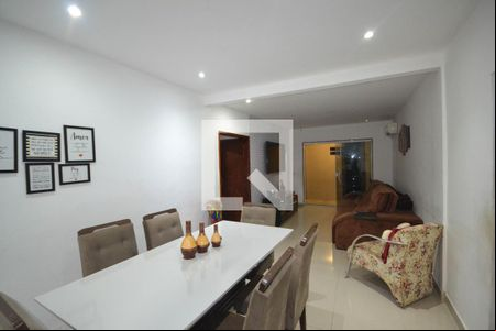 Sala de casa para alugar com 3 quartos, 200m² em Centro, Nilópolis
