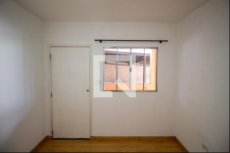 Sala de casa para alugar com 2 quartos, 80m² em Vila Carmosina, São Paulo