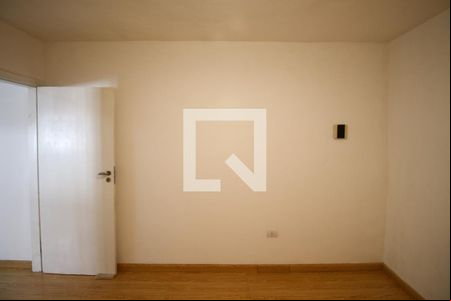 Quarto 1 de casa para alugar com 2 quartos, 80m² em Vila Carmosina, São Paulo