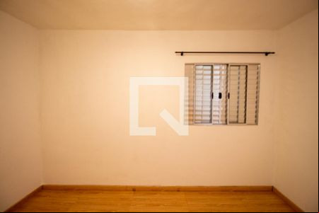 Quarto 1 de casa para alugar com 2 quartos, 80m² em Vila Carmosina, São Paulo
