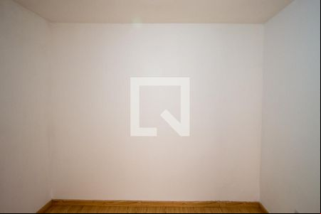 Quarto 2 de casa para alugar com 2 quartos, 80m² em Vila Carmosina, São Paulo