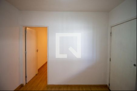 Sala de casa para alugar com 2 quartos, 80m² em Vila Carmosina, São Paulo