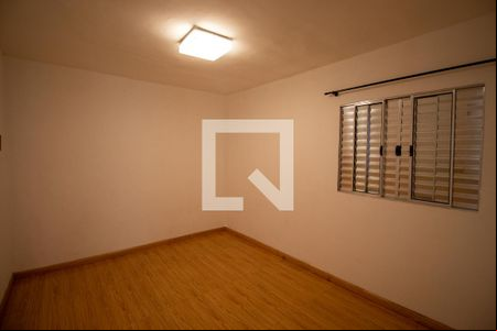 Quarto 1 de casa para alugar com 2 quartos, 80m² em Vila Carmosina, São Paulo