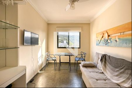 Sala de apartamento para alugar com 2 quartos, 70m² em Jardim Praiano, Guarujá