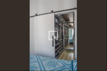 Closet da suíte de casa de condomínio para alugar com 3 quartos, 135m² em Demarchi, São Bernardo do Campo