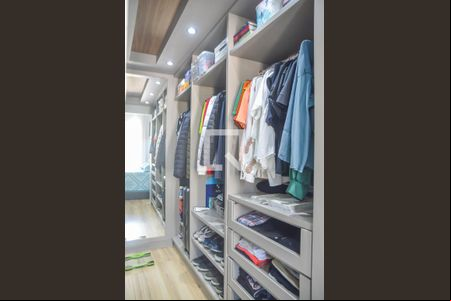 Closet da suíte de casa de condomínio para alugar com 3 quartos, 135m² em Demarchi, São Bernardo do Campo