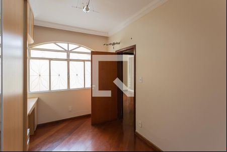 Quarto 1 de casa para alugar com 5 quartos, 400m² em Santa Cruz, Belo Horizonte