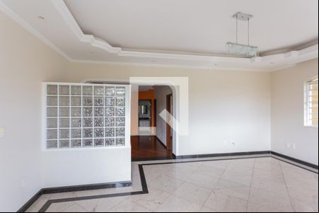 Sala de casa para alugar com 5 quartos, 400m² em Santa Cruz, Belo Horizonte