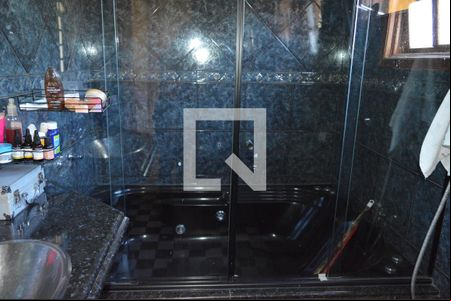 Banheiro da Suíte 1 de casa para alugar com 5 quartos, 220m² em Pedra Azul, Contagem