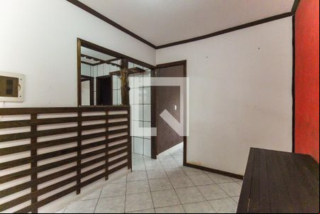 Sala de apartamento para alugar com 3 quartos, 56m² em Conjunto Residencial José Bonifácio, São Paulo