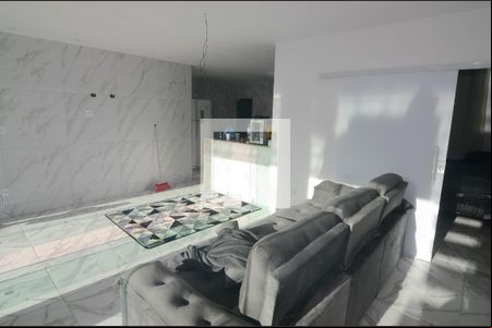 Sala de casa para alugar com 2 quartos, 96m² em Jardim Olavo Bilac, Duque de Caxias