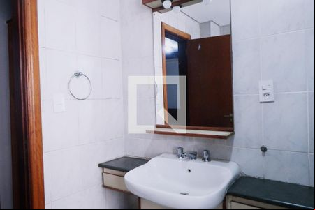 Banheiro de apartamento para alugar com 1 quarto, 35m² em Centro, São Vicente